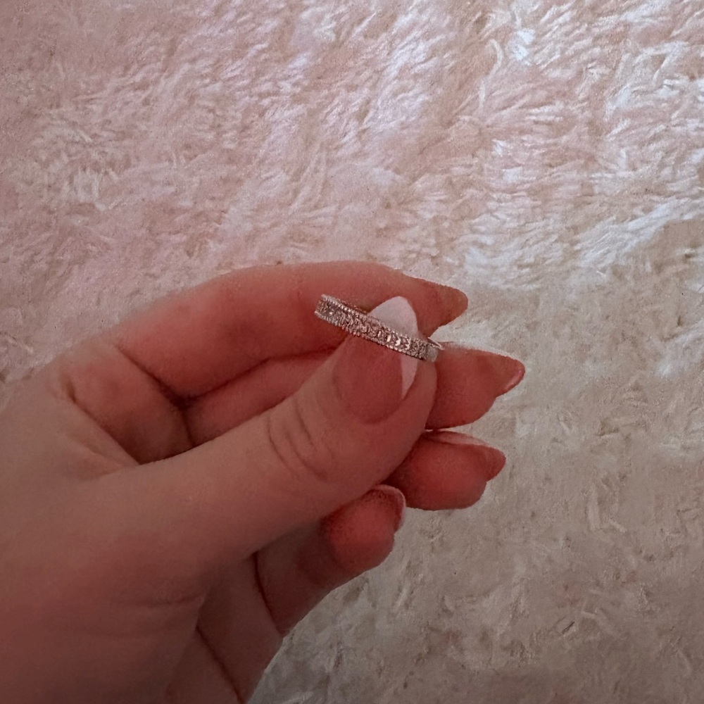 Elegant Silver Ring with Sparkling Stones